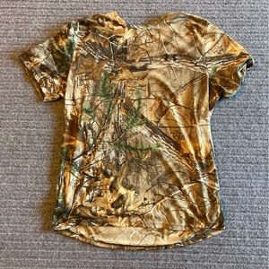 Under Armour Treadborne short sleeve shirt in Real Tree Xtra.